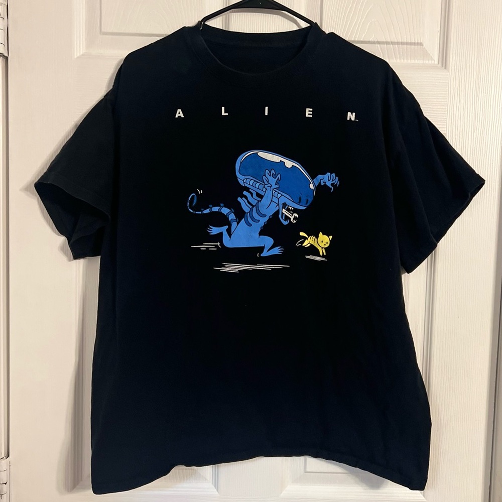Ripple Junction Alien Movie Tshirt Size X-Large Mens Black Tshirt Alien Vs Cat